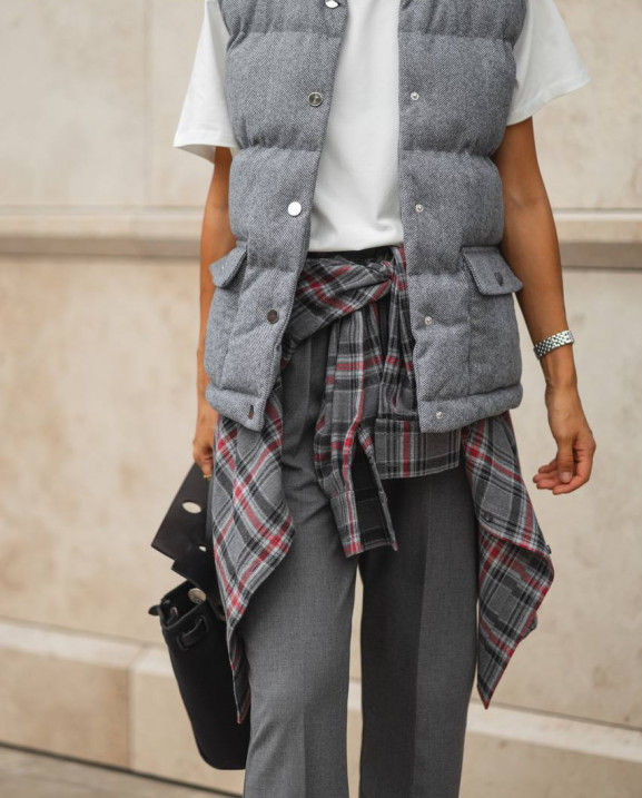 17/1 Жилетка пухова кашемірова на кнопках